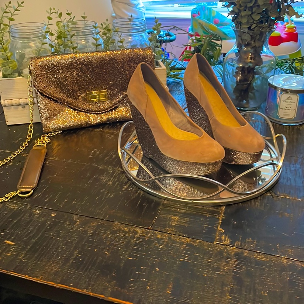 Rose Gold / Tan Elegant Dream.